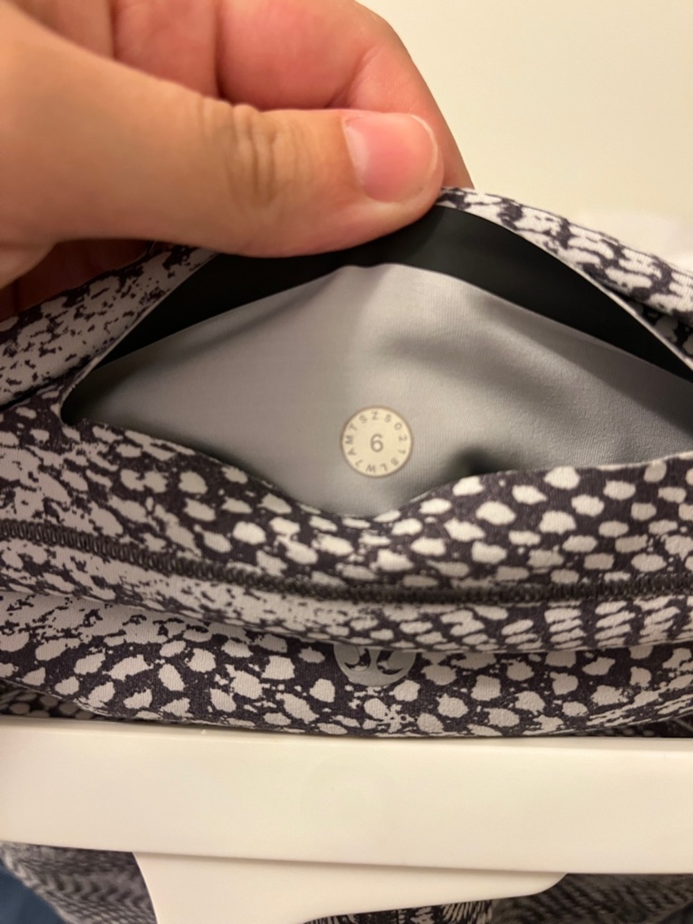 Lululemon In Movement Short 2.5” - Picture 4 of 4